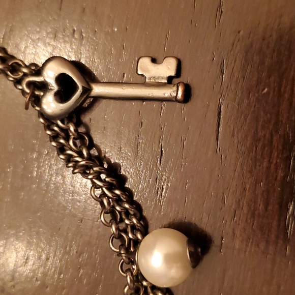 🦋5/$15 Vintage Heart Lock & Key Choker - Picture 3 of 5